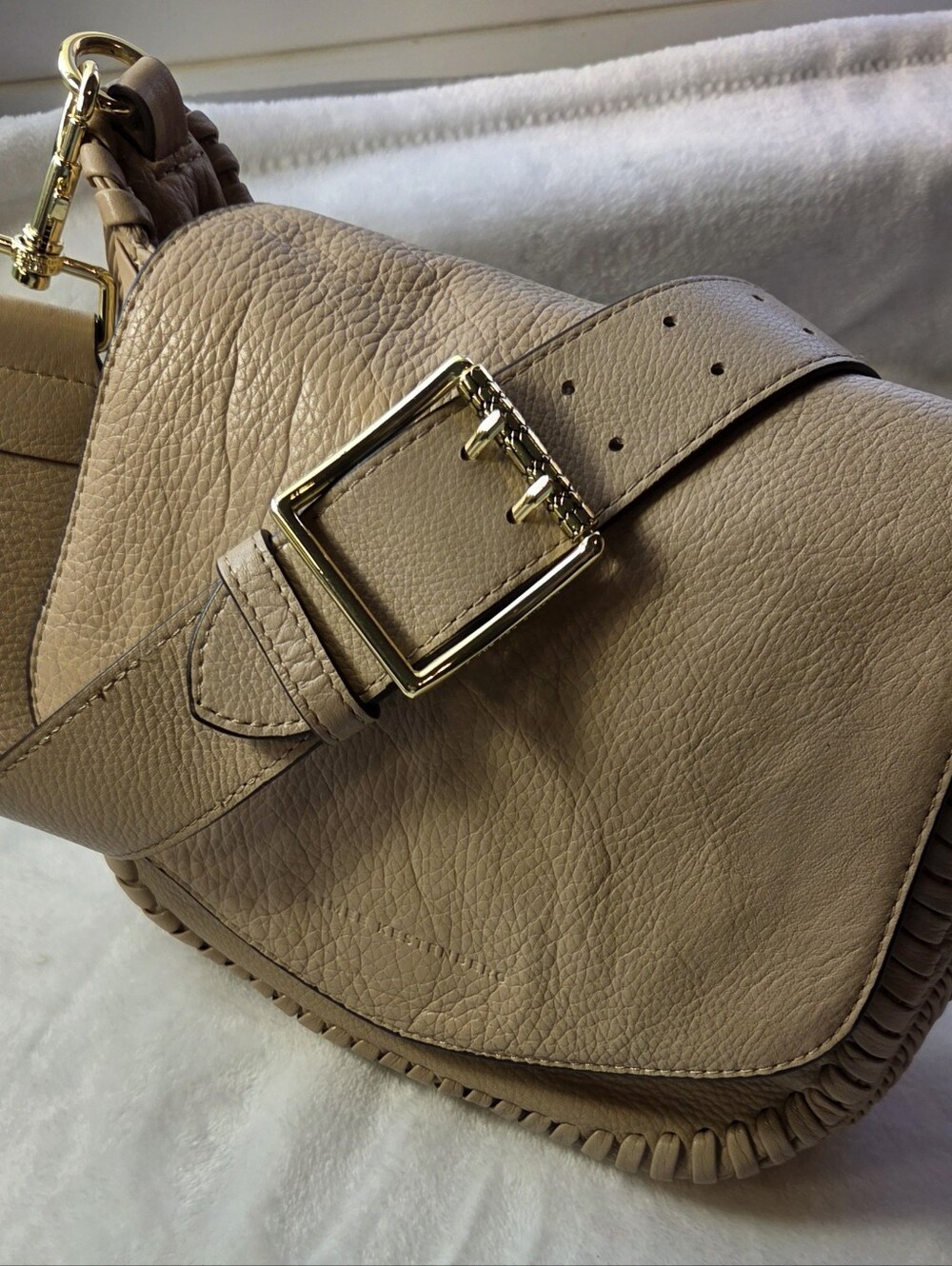Aimee Kestenberg All For Love Saddle Crossbody Bag Beige/Cream EUC